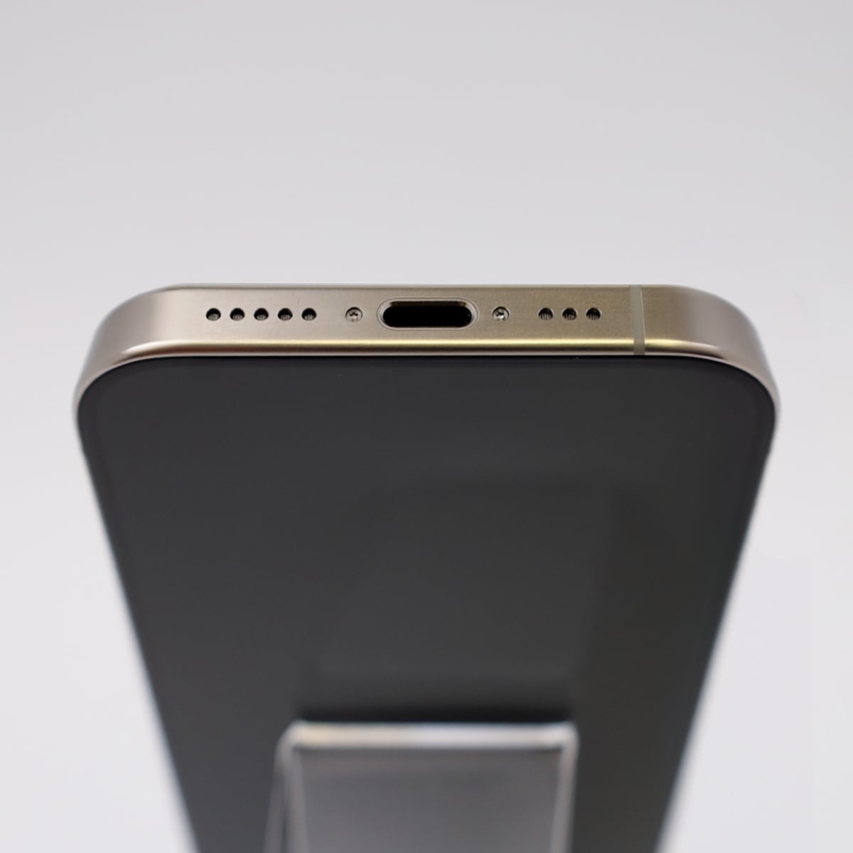 Apple iPhone 15 Pro 128GB Tytan naturalny (Natural Titanium)