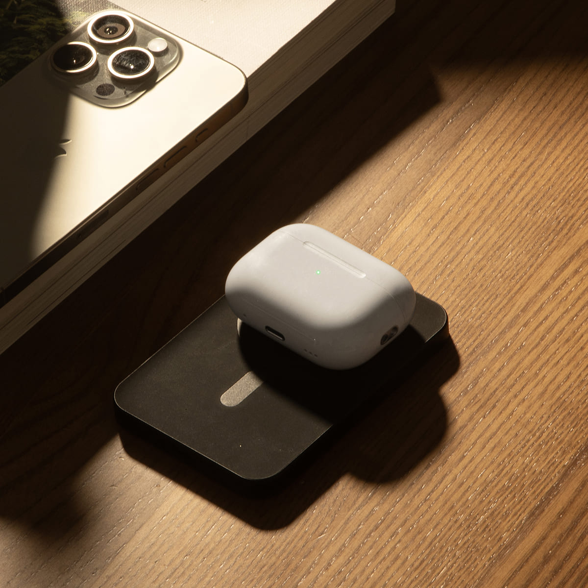 Native Union (Re)Classic Qi2 Power Bank Magnetyczny powerbank 5000 mAh kompatybilny z MagSafe - Czarny Native Union (Re)Classic Qi2 Power Bank Magnetyczny powerbank 5000 mAh kompatybilny z MagSafe - Czarny